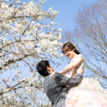 村市野岳湖で前撮り。
MAEDORU!とは、長崎県最大級3000着以上の衣装から選べる前撮り専門店。衣装着放題・ロケ行き放題・持ち込み自由挙式当日衣装無料提供。
お好きな場所・思い出の場所・季節よってお好き場所をtチョイスしてください 長崎県のフォトウェディング、前撮り専門店 お宮参り・マタニティー・七五三・成人式撮影
