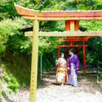 御舘山神社で前撮り
MAEDORU!とは、長崎県最大級3000着以上の衣装から選べる前撮り専門店。衣装着放題・ロケ行き放題・持ち込み自由挙式当日衣装無料提供。
お好きな場所・思い出の場所・季節よってお好き場所をtチョイスしてください 長崎県のフォトウェディング、前撮り専門店 お宮参り・マタニティー・七五三・成人式撮影