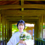 諫早市天祐寺回廊で前撮り。
MAEDORU!とは、長崎県最大級3000着以上の衣装から選べる前撮り専門店。衣装着放題・ロケ行き放題・持ち込み自由挙式当日衣装無料提供。
お好きな場所・思い出の場所・季節よってお好き場所をtチョイスしてください 長崎県のフォトウェディング、前撮り専門店 お宮参り・マタニティー・七五三・成人式撮影