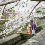 諫早市で前撮り。
MAEDORU!とは、長崎県最大級3000着以上の衣装から選べる前撮り専門店。衣装着放題・ロケ行き放題・持ち込み自由挙式当日衣装無料提供。
お好きな場所・思い出の場所・季節よってお好き場所をtチョイスしてください 長崎県のフォトウェディング、前撮り専門店 お宮参り・マタニティー・七五三・成人式撮影