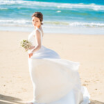 奈多海岸で前撮り。
MAEDORU!とは、長崎県最大級3000着以上の衣装から選べる前撮り専門店。衣装着放題・ロケ行き放題・持ち込み自由挙式当日衣装無料提供。
お好きな場所・思い出の場所・季節よってお好き場所をtチョイスしてください 長崎県のフォトウェディング、前撮り専門店 お宮参り・マタニティー・七五三・成人式撮影